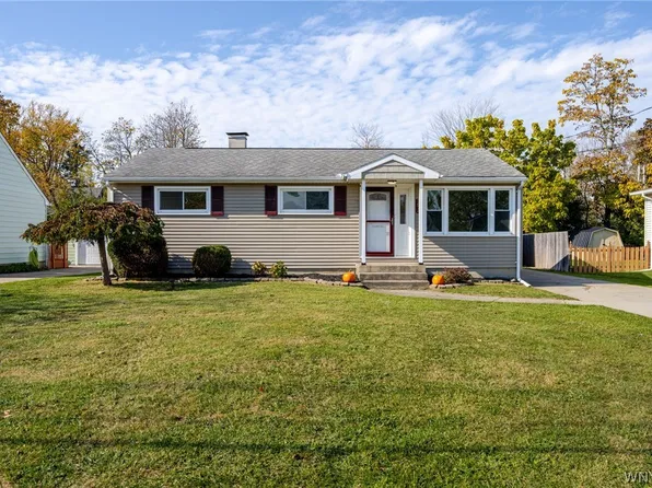 5674 Apollo Dr, Lake View, NY 14085