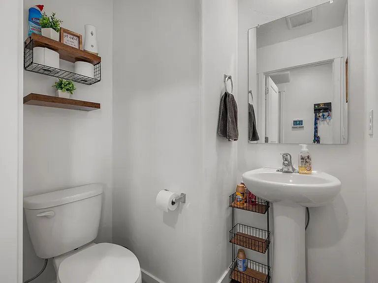 988 W Broadleaf Dr — Photo 13
