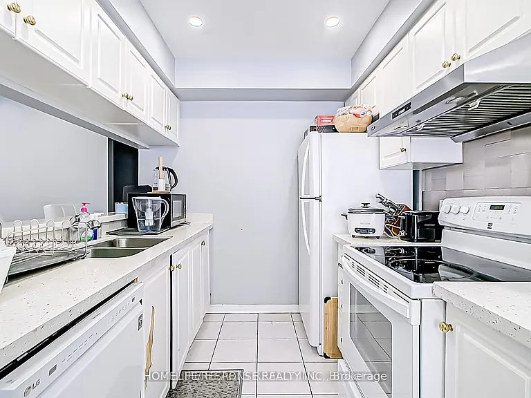 29 Rosebank Dr #911 — Photo 12