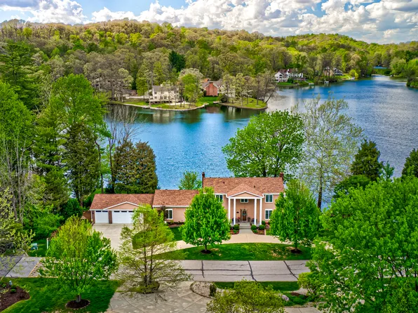 3806 N Foxcliff Dr E, Martinsville, IN 46151