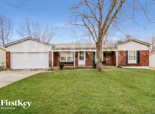 6208 Silver Fox Dr, Florissant, MO 63034
