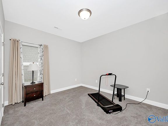 4th image of 225 Irish Hill Dr