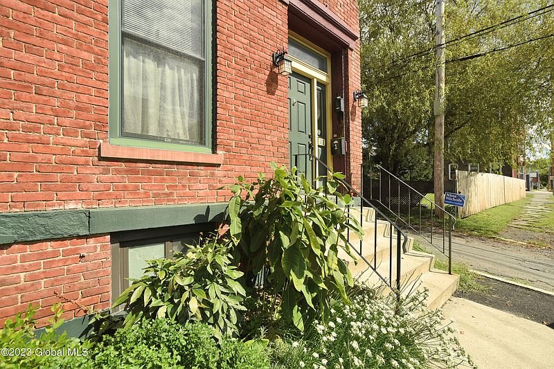 2nd image of 111 Madison Street