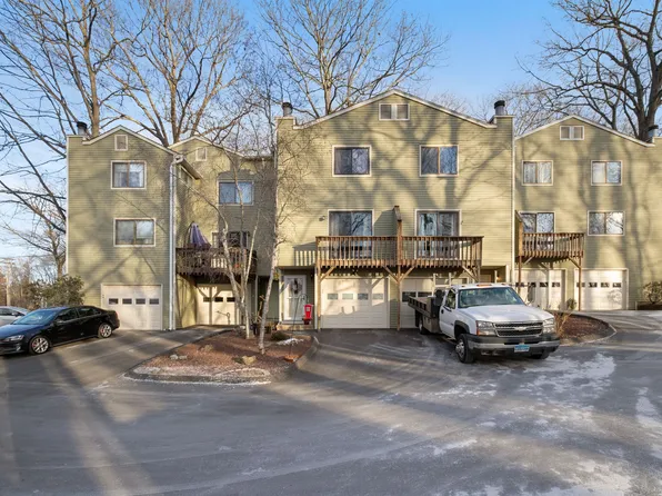 40 Foxon Hill Road #I32, New Haven, CT 06513