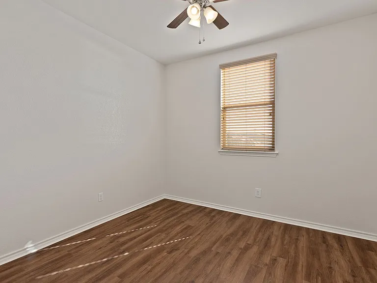 4219 Woodbridge Way — Photo 24