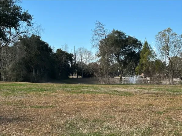 217 Cypress Crossing Dr, Belle Chasse, LA 70037