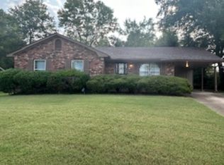 5050 Long Branch Dr, Memphis, TN 38109