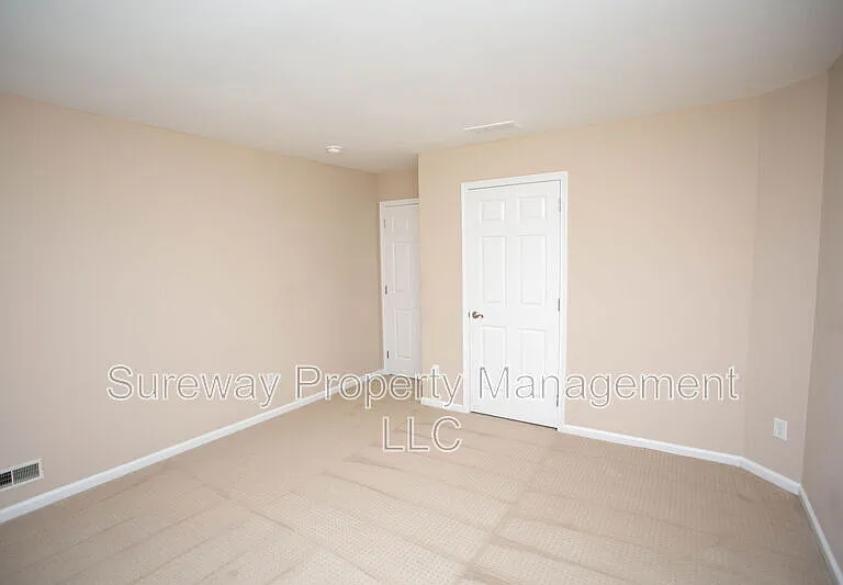 7 Amaryllis Ln — Photo 43