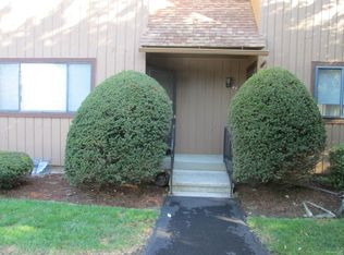 48 Orangewood W, Derby, CT 06418