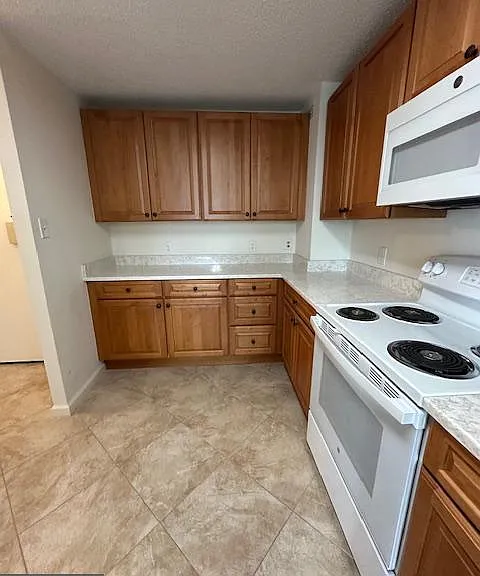200 N Pickett St #1512 — Photo 5