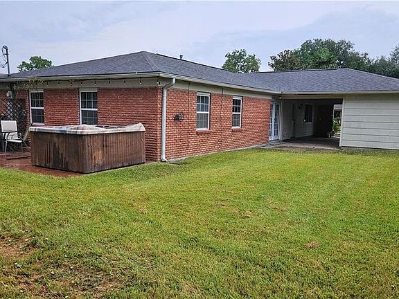 2nd image of 736 Fairlawn Dr