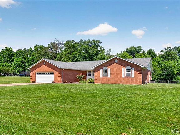 4th image of 813 E Haven Dr