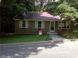 321 E Wilson St, Mount Airy, NC 27030