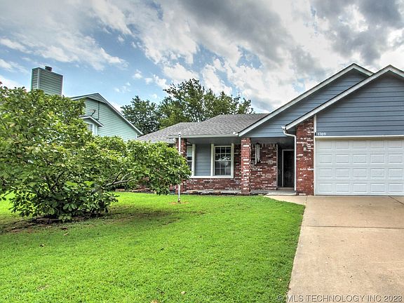 3rd image of 1709 S Butternut Ave