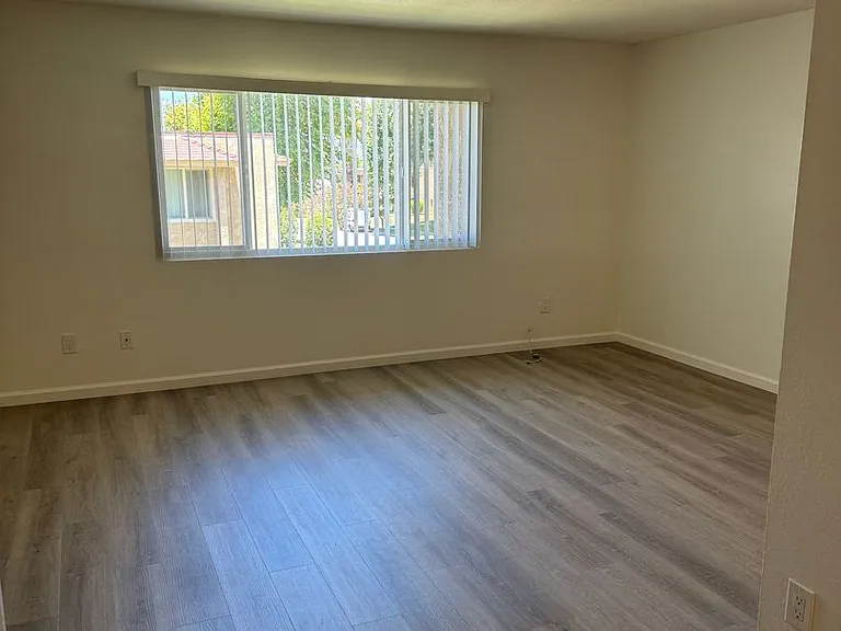 11170 Poplar St — Photo 15