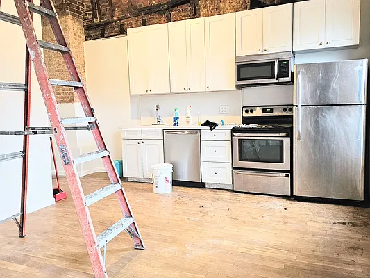 Rented by NYC REALTY GROUP 693 | media 2