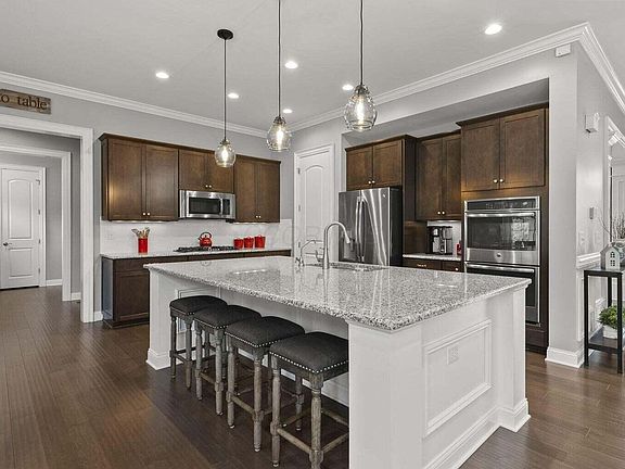 4th image of 2896 Sandycombe Dr