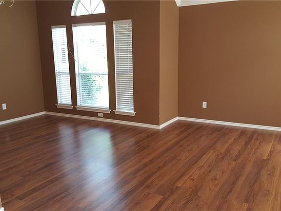 5th image of 2652 Waterford Way