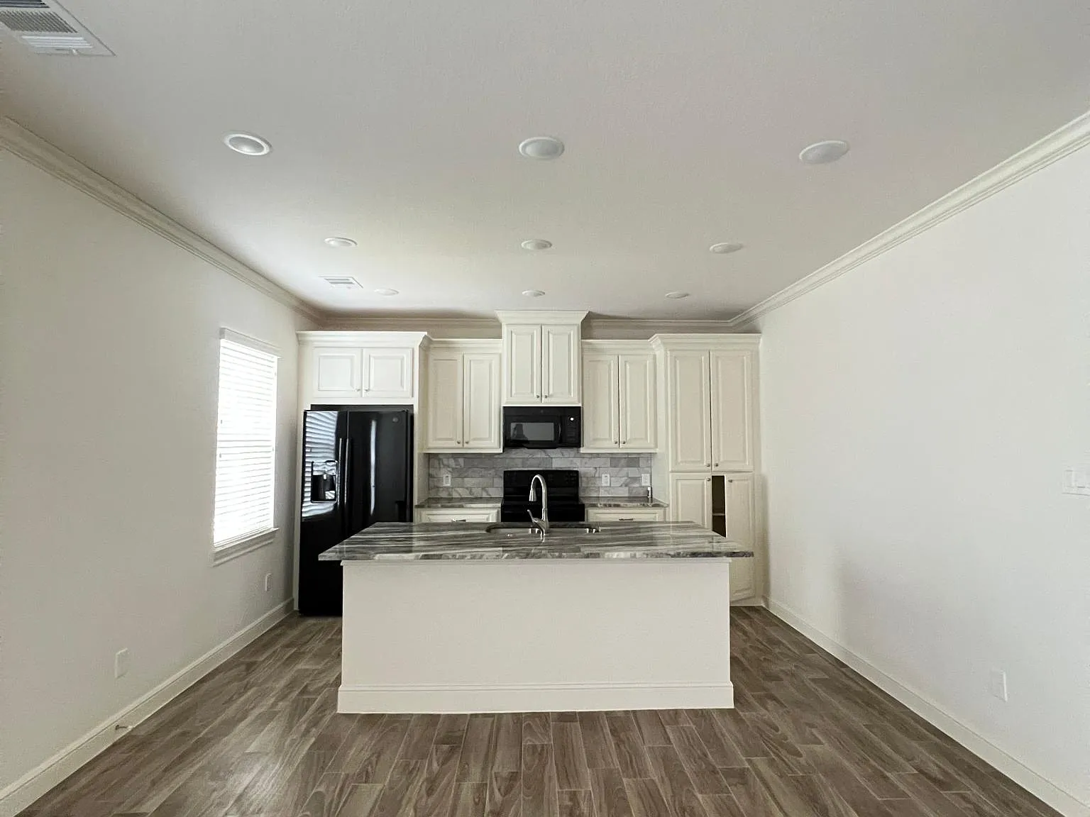 2 bed, 1101 sqft, $1,500 — Photo 4
