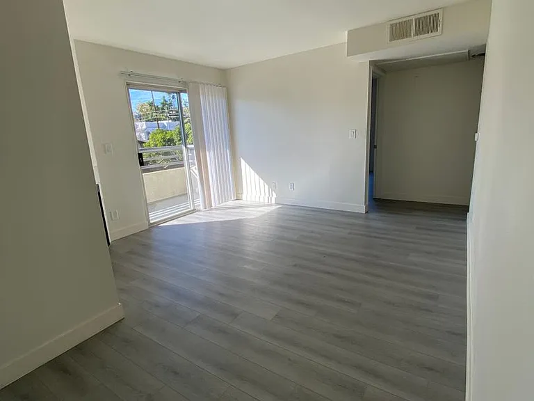 1250 N. June St. Los Angeles CA 90038 — Photo 46