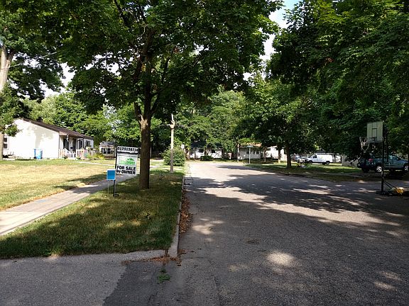 3rd image of 2718 Cabot Dr