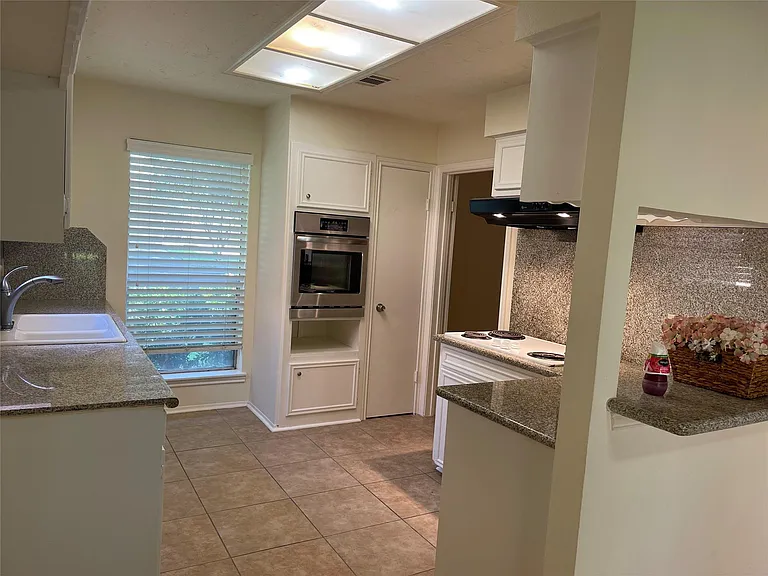 3115 Jenny Dr — Photo 3