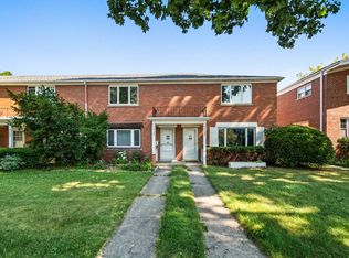 3135 Central St, Evanston, IL 60201