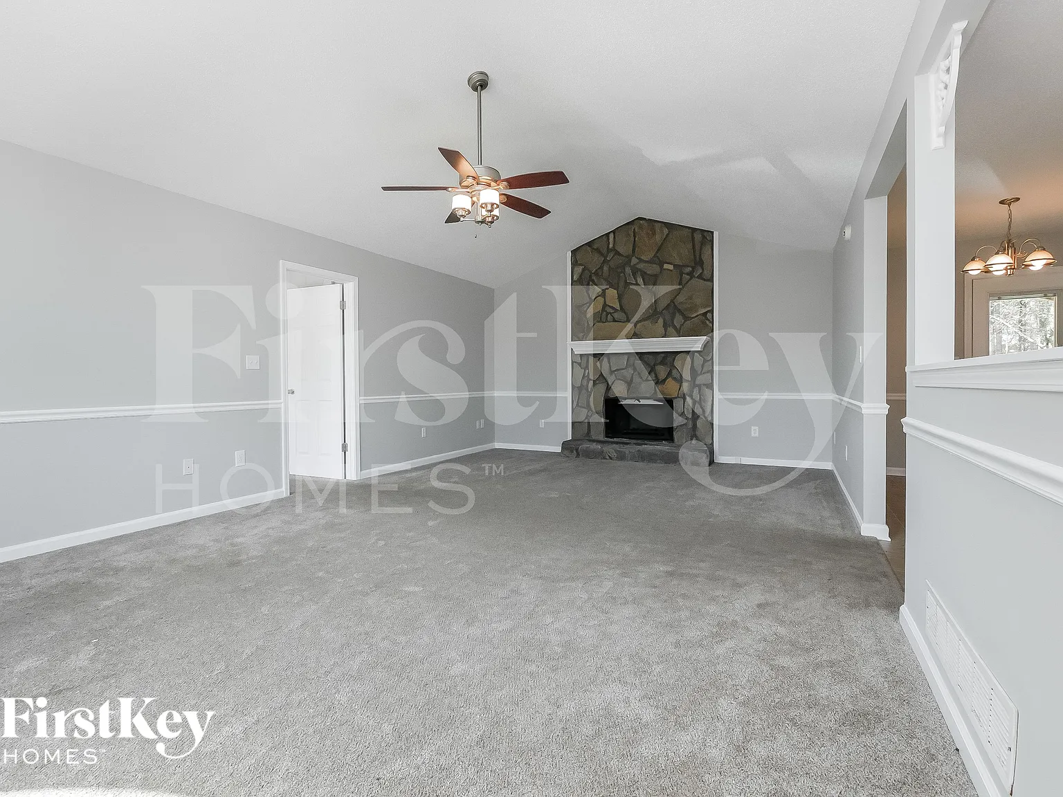 4 bed, 3.0 bath, 3309 sqft, $1,815 — Photo 2