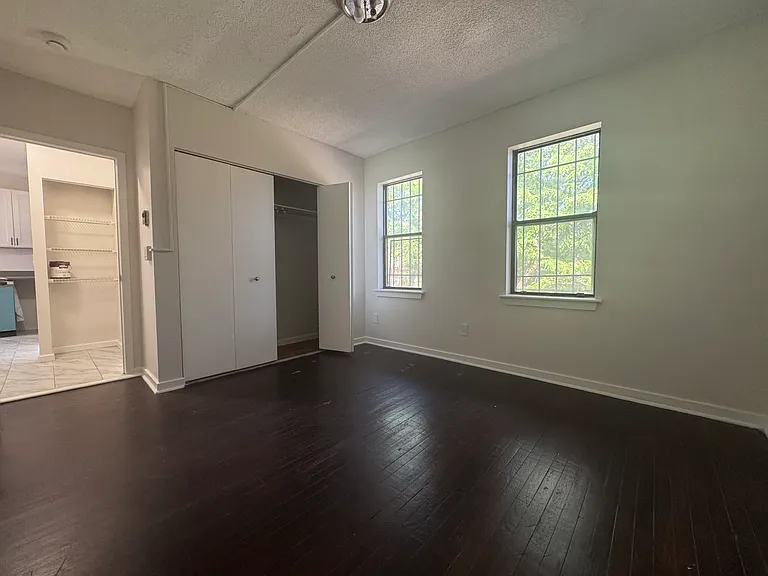 16 Townley St #J3 — Photo 10