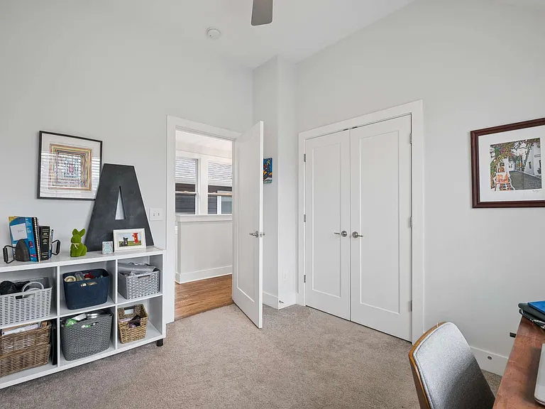 1125 Chester Ave #11 — Photo 24