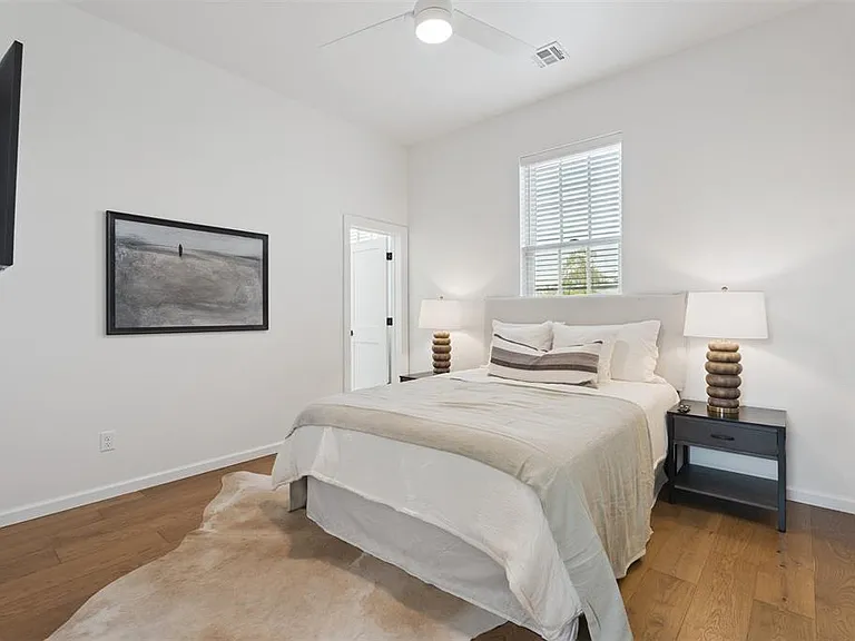 18817 Selah Way — Photo 41