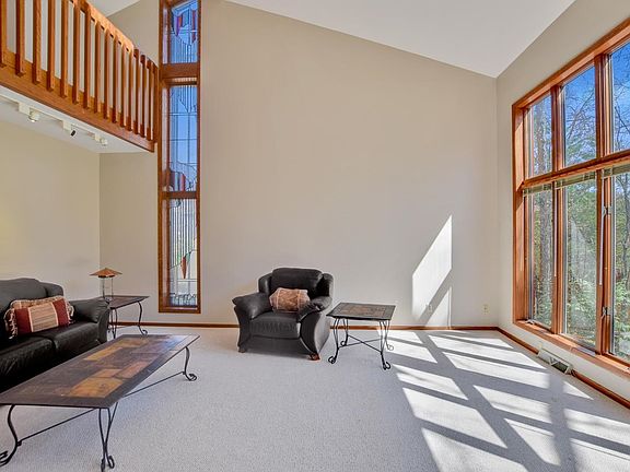 2nd image of 5835 Schumann Dr