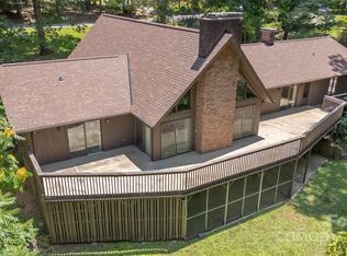 1536 Mountain Circle Dr, Lenoir, NC 28645