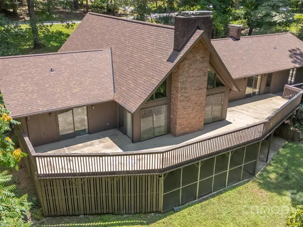 1536 Mountain Circle Dr, Lenoir, NC 28645