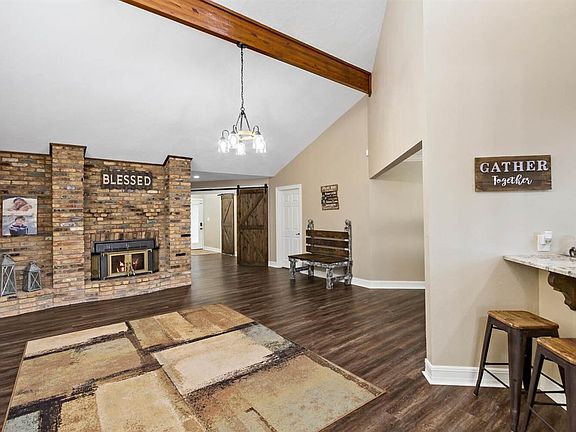 4th image of 85 Heritage Dr