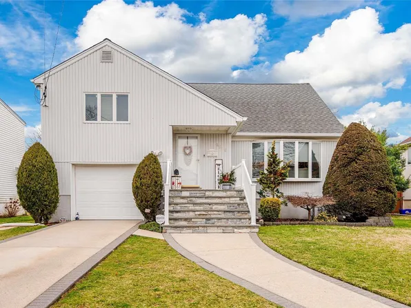 2878 Alfred Court, Oceanside, NY 11572
