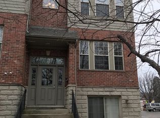 285 N Wilmette Ave, Westmont, IL 60559