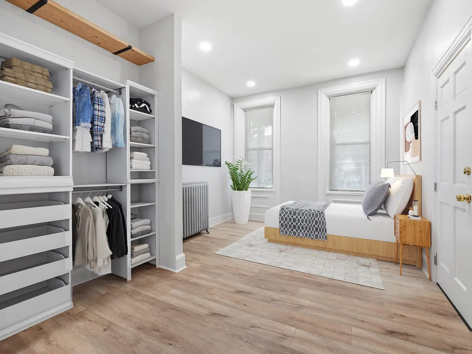 523 W Chestnut St — Photo 3