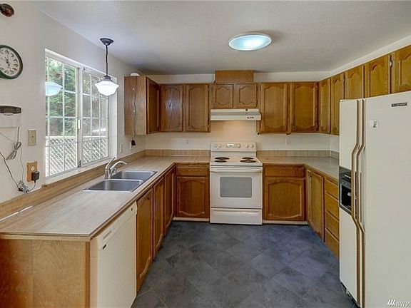 5th image of 22303 104th Ave SE