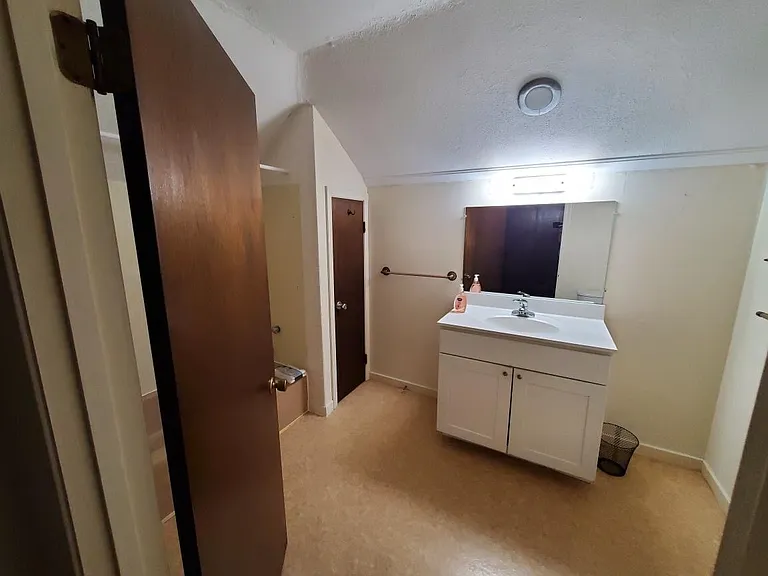 The Stacy House - 301 — Photo 9