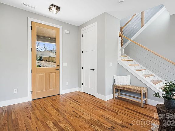 5th image of 37 Crestview St #A