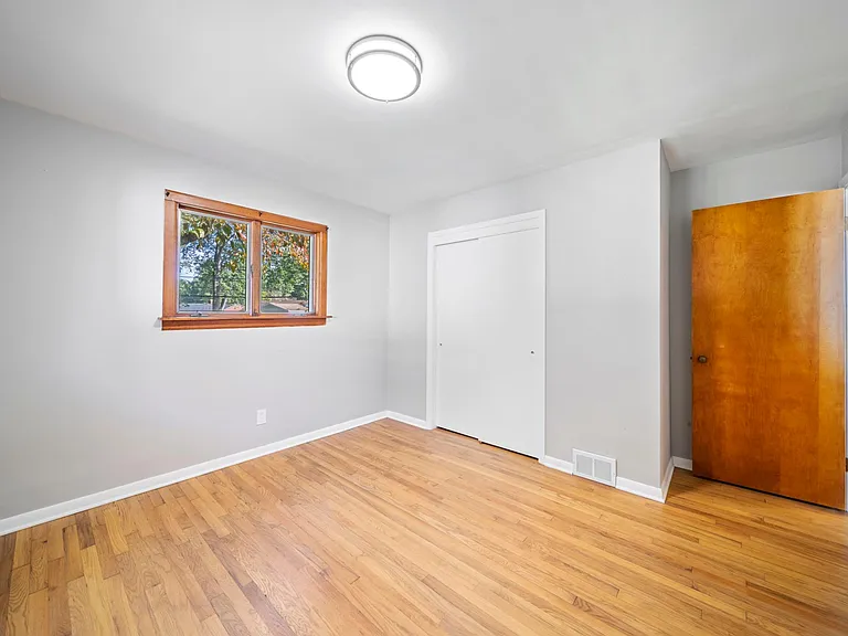 Ivy Ct — Photo 22