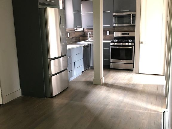 2nd image of 215 E 117th St APT 20A