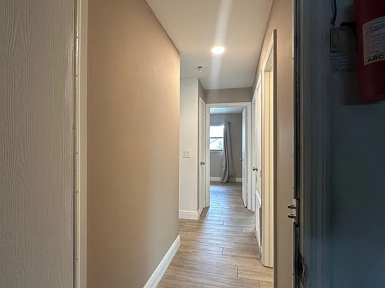 616 Iris St — Photo 28