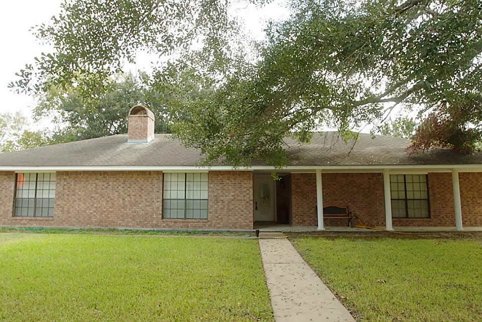 1st image of 105 Bluebonnet Dr