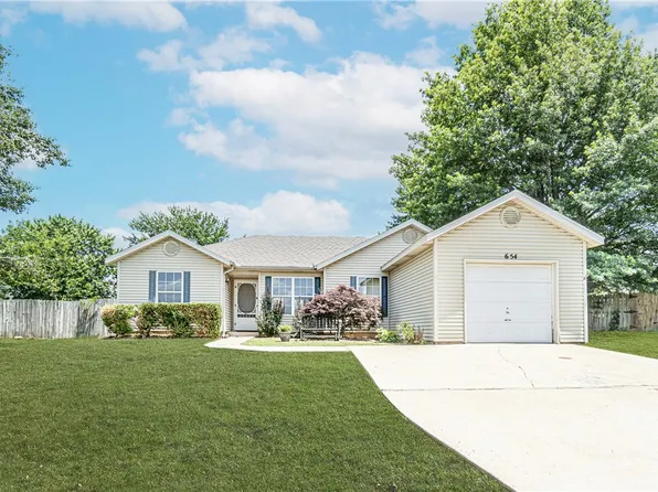654 Daisy Ln, Springdale, AR 72764