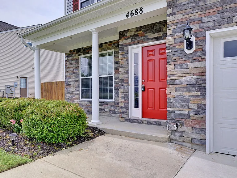 4688 Yeardley Loop — Photo 4