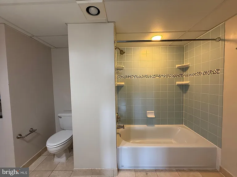 1276 N Wayne St #1205 — Photo 12