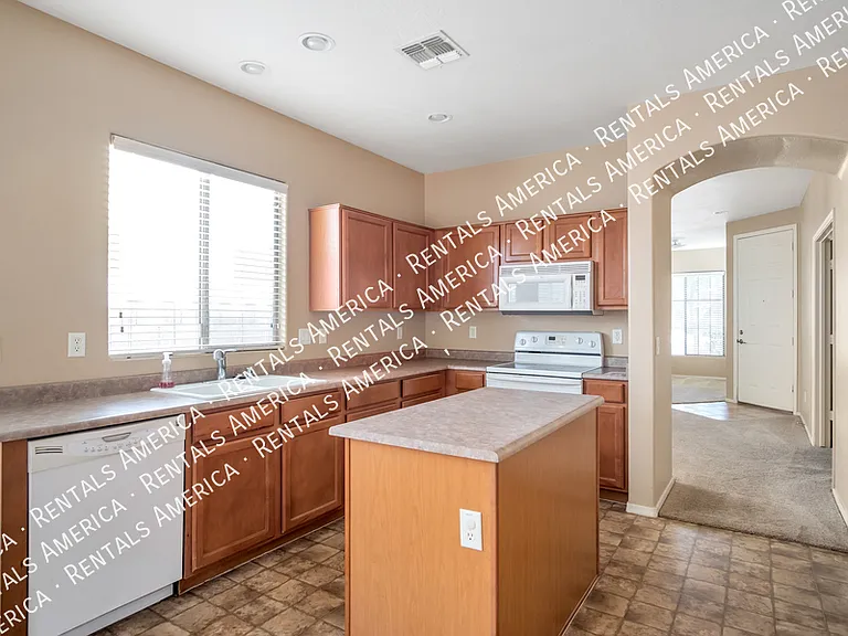 4451 E Moreno Ct — Photo 5