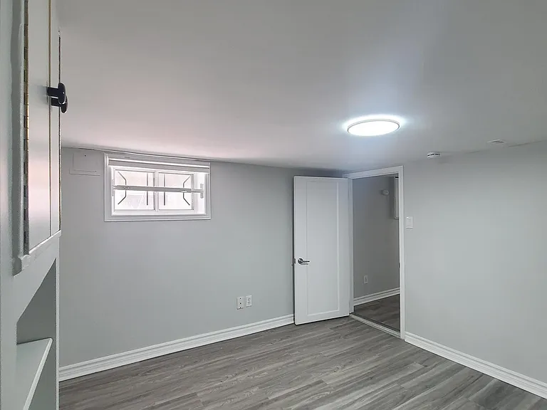 238 Strathmore Blvd #LOWER — Photo 9